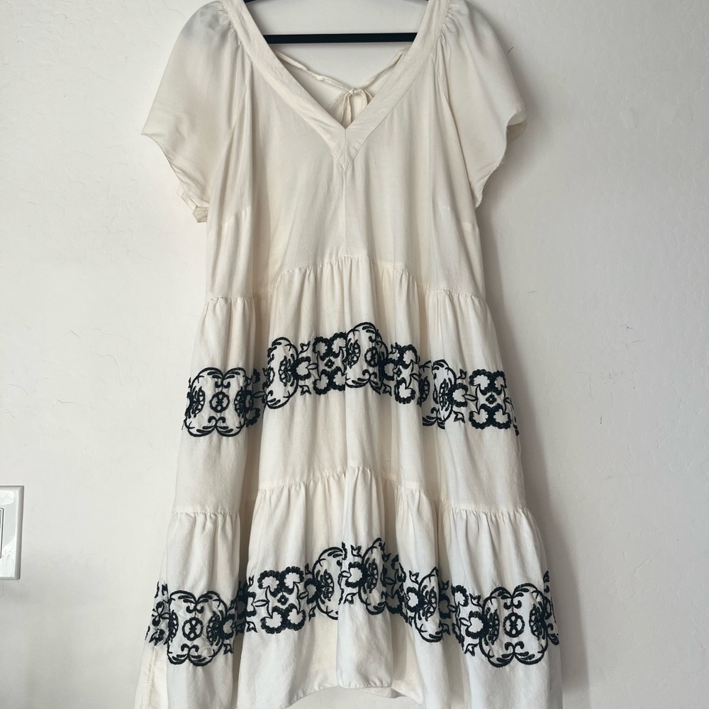 Old Navy Cream Dress